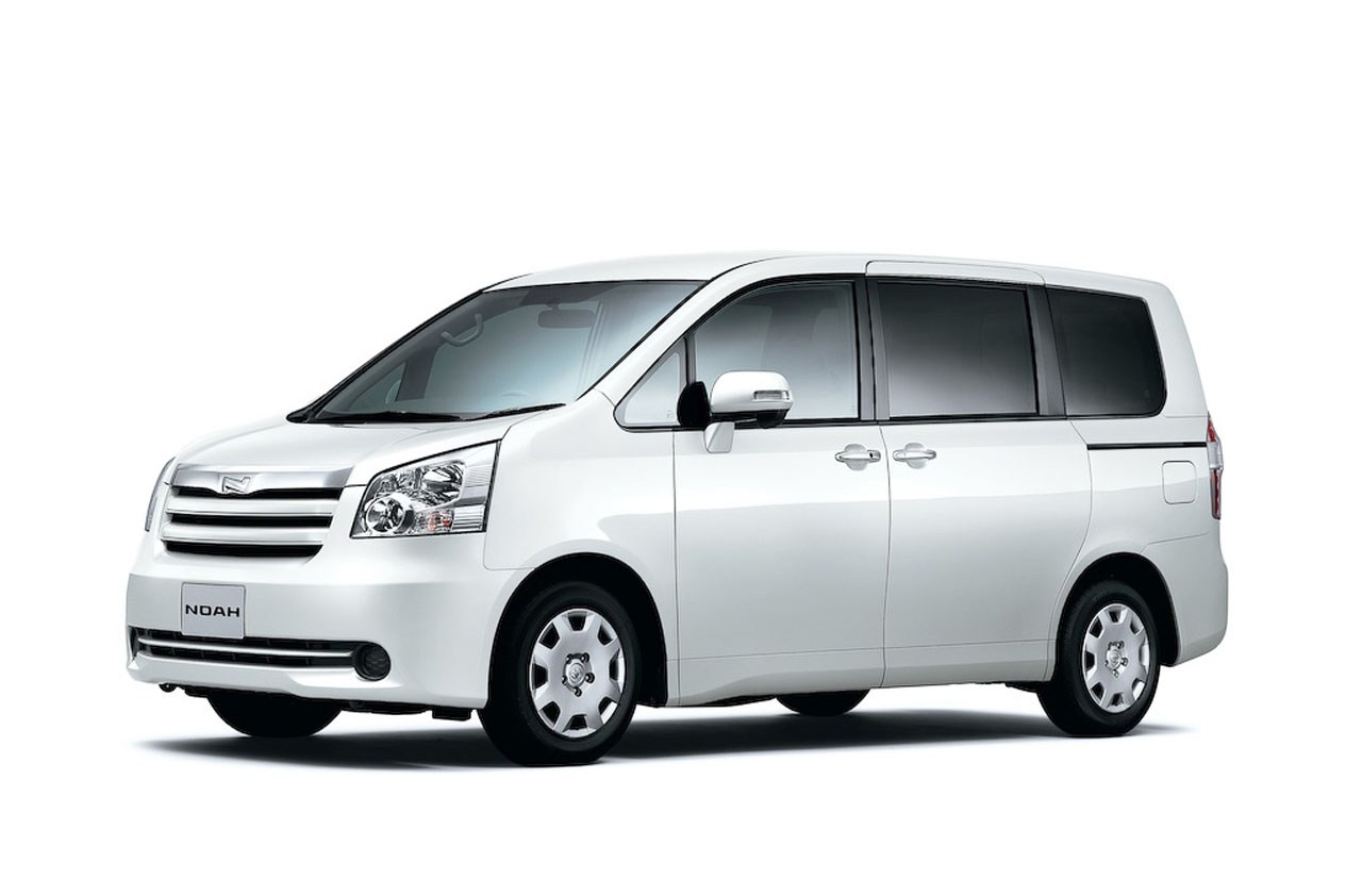 New Toyota Noah Hybrid Prices Mileage Specs Pictures Reviews Droom